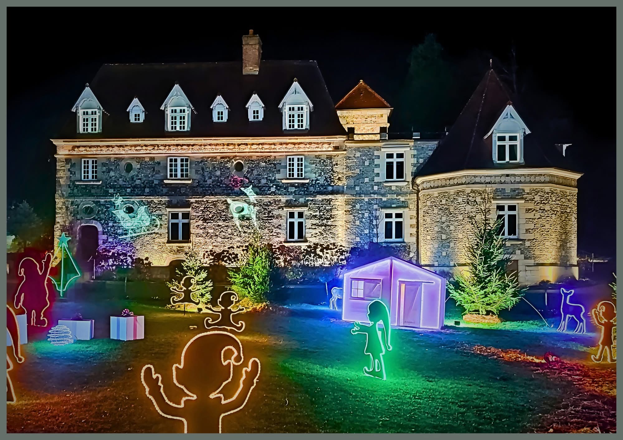 mairie illuminée par Cegelec sdem LR